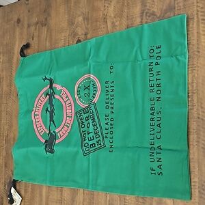 BNWT - Christmas 🎄 Present Holiday Large Cotton Bags (19" x 26")